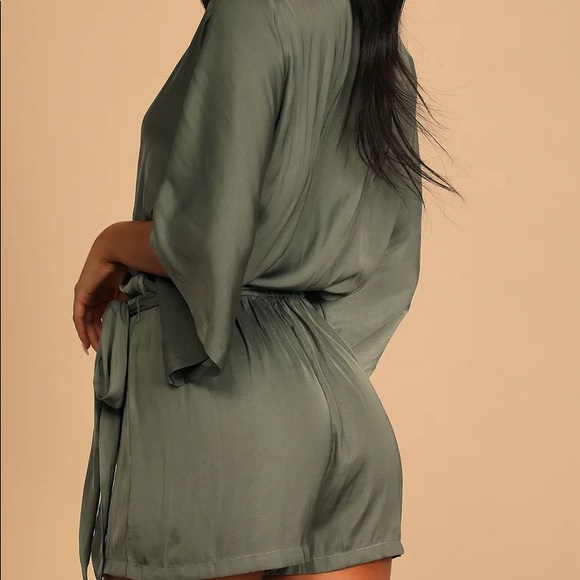 *NWOT* Lulus Olive Green Romper - Picture 4 of 9